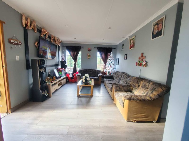 Spacious 3-bedroom Lock-up and Go apartment with Scenic Views. - Photo 6