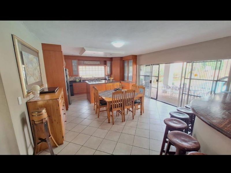 7 Bedroom House for Sale! - Photo 6