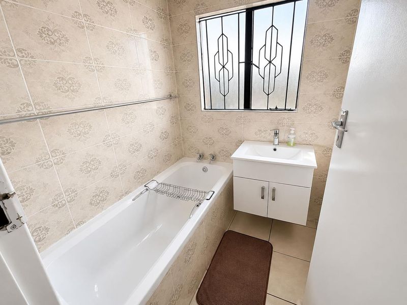 **Charming 2-Bedroom spacious yard home for sale in Roodekop - Photo 5