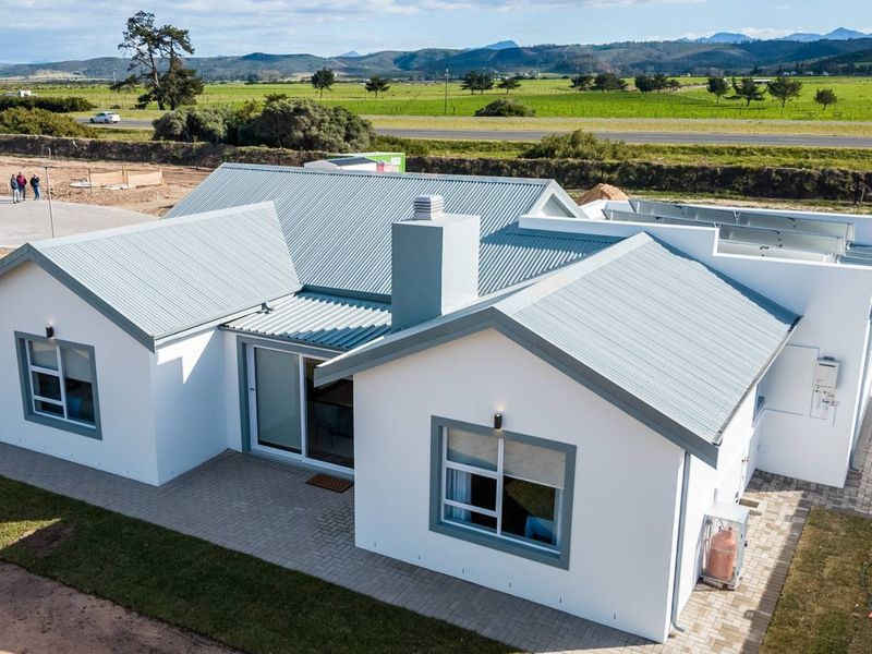 Luxury Living Awaits at Klipheuwel Estate - Photo 2