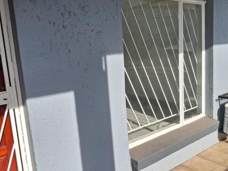 LINMEYER TOWNHOUSE - Photo 9
