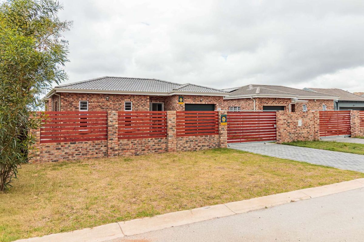 Fairview Modern Facebrick Newly Built Property - Photo 2