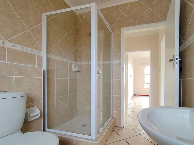 Perfect 2Bedroom Ground Floor Apartment! - Photo 10