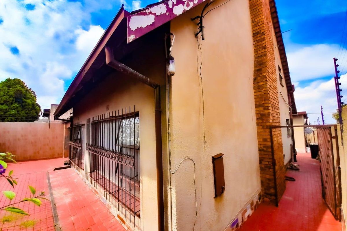 Idea investment on a popular main road - Photo 4