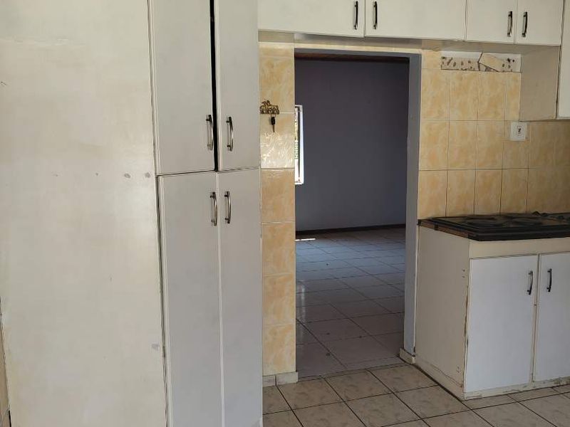 Unique opportunity in Lennoxton, Newcastle - Photo 7