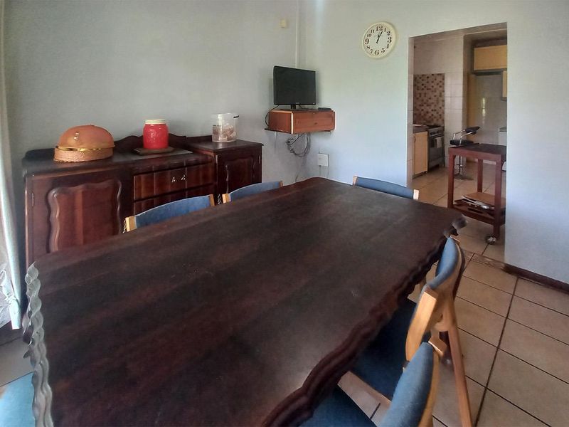 Fully Off-the-Grid Spacious 3/4-Bedroom Family Home in Secure Boomed-Off Area in Edleen - Photo 9