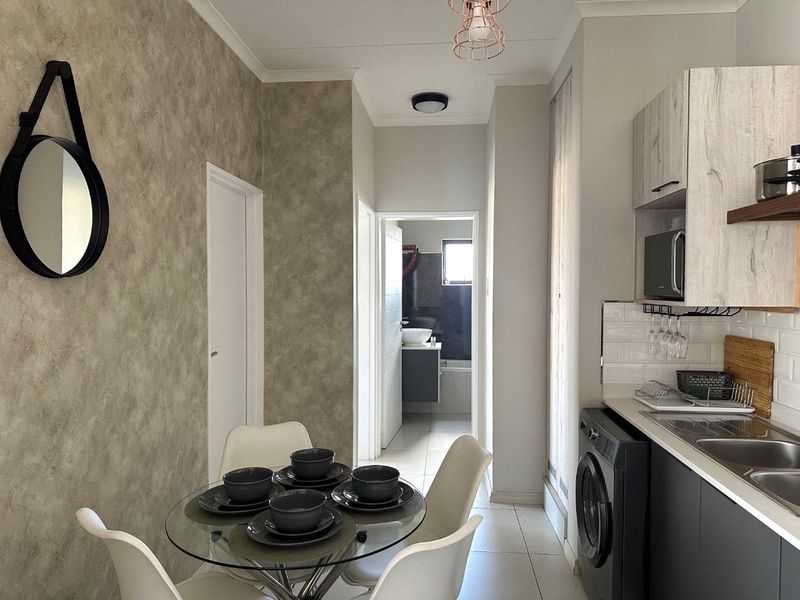 Fully furnished In Carlswald - Photo 7