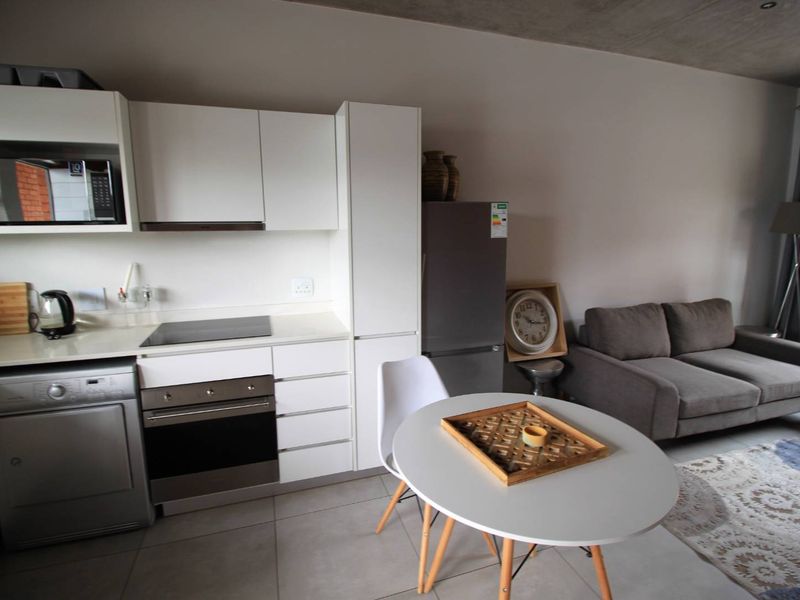 Stunning Fully Furnished One Bedroom Apartment in Melrose - Photo 5