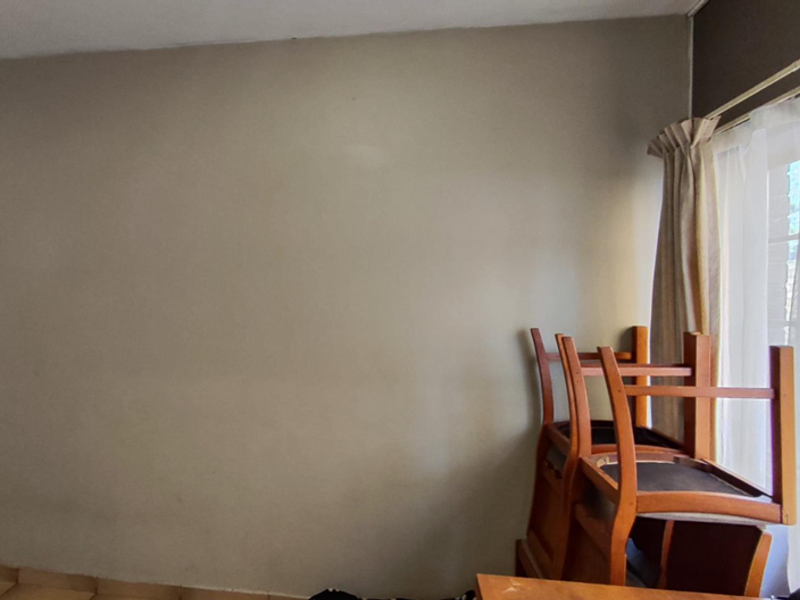 This lovely unit is up for grabs! Perfect for first time home buyers or start up family. - Photo 4