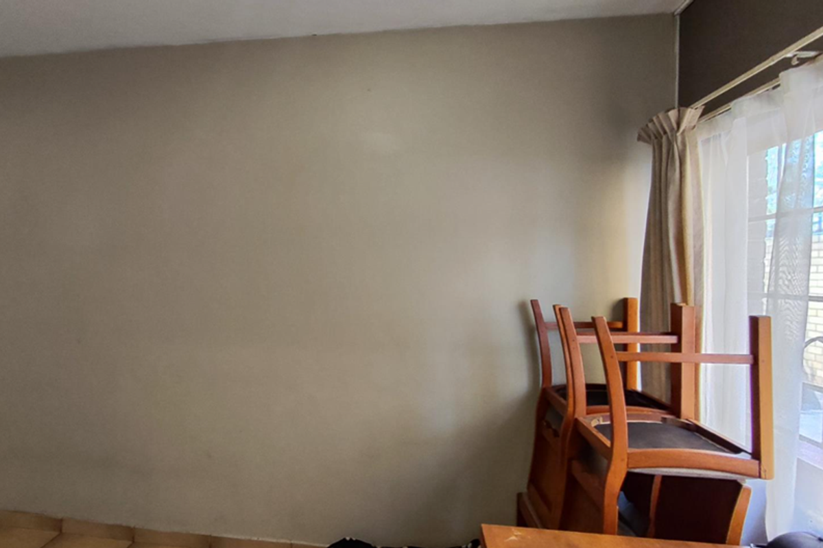 This lovely unit is up for grabs! Perfect for first time home buyers or start up family. - Photo 4