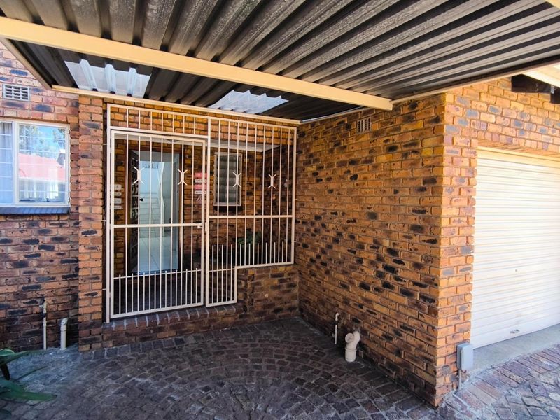 Pet-friendly Townhouse! - Photo 4