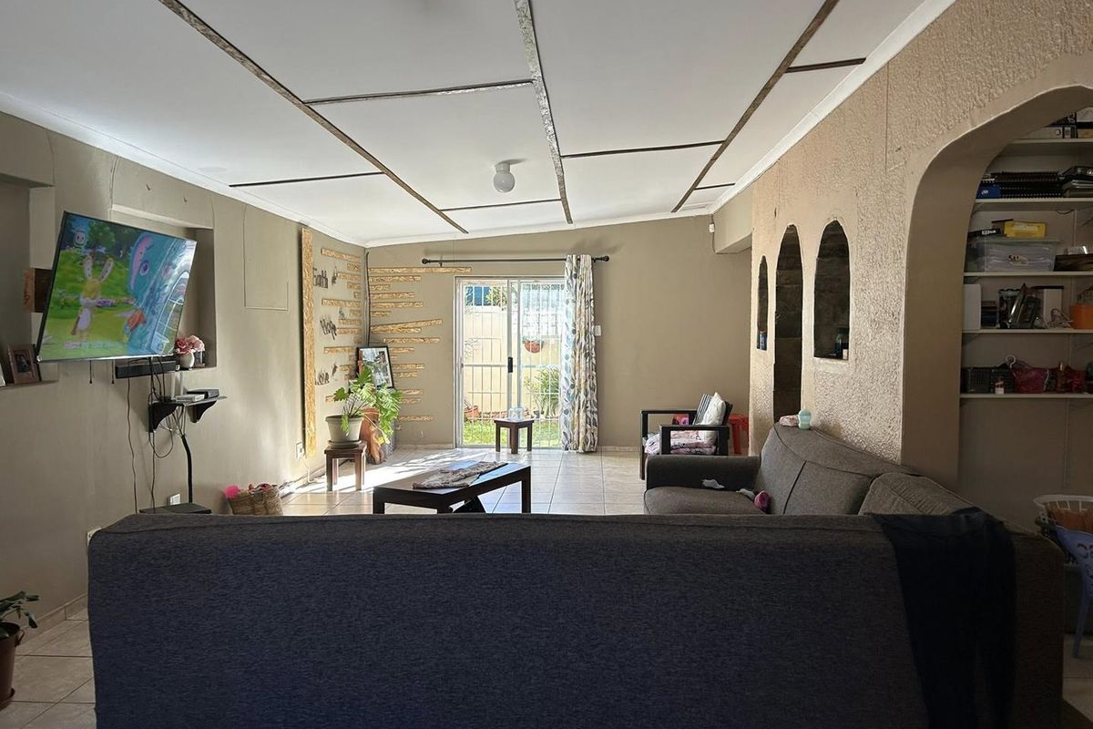 Cimbebasia 3 Bedroom house For Rent - Photo 4