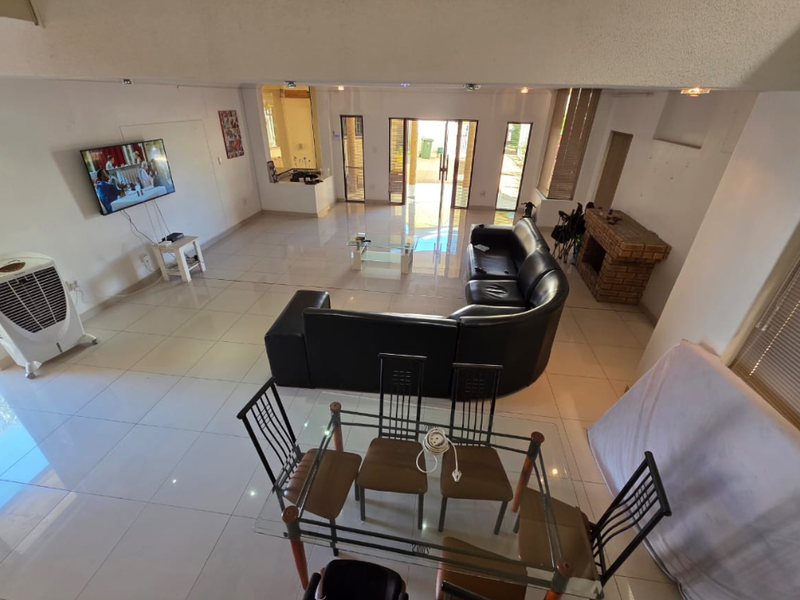 6-Bedroom House For Sale | Cimbebasia - Photo 5