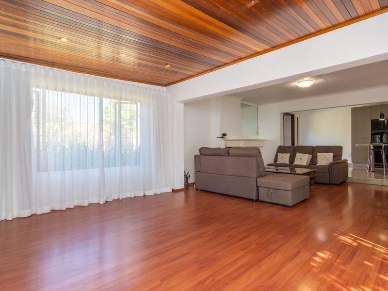 Charming Family Home for Rent in Bordeaux, Randburg - Photo 6