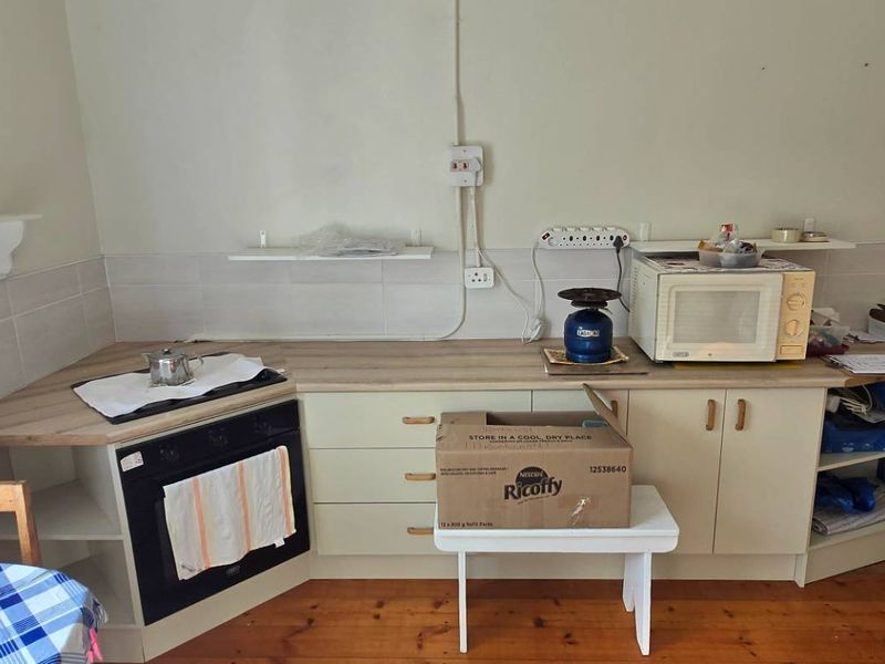 Charming Character Home with Bachelor Flat in the Heart of Gansbaai - Photo 7