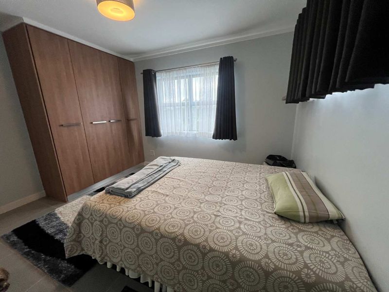 Practical and Comfortable 2 Bed Apartment - Photo 4