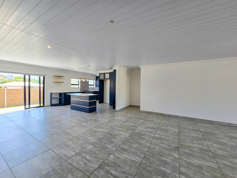 Three bedroom house for sale in sought after area. - Photo 6