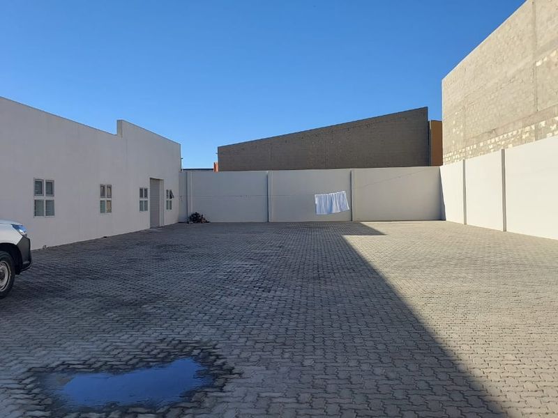 Mixed-Use Commercial Building for Lease - Photo 4