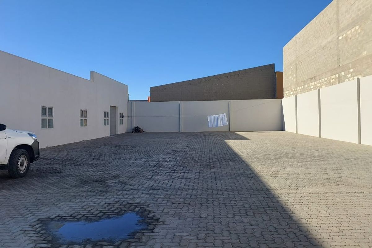 Mixed-Use Commercial Building for Lease - Photo 4