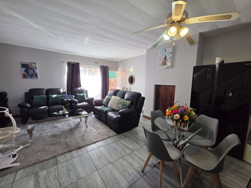 Your Perfect Duplex Starts Here - Photo 6