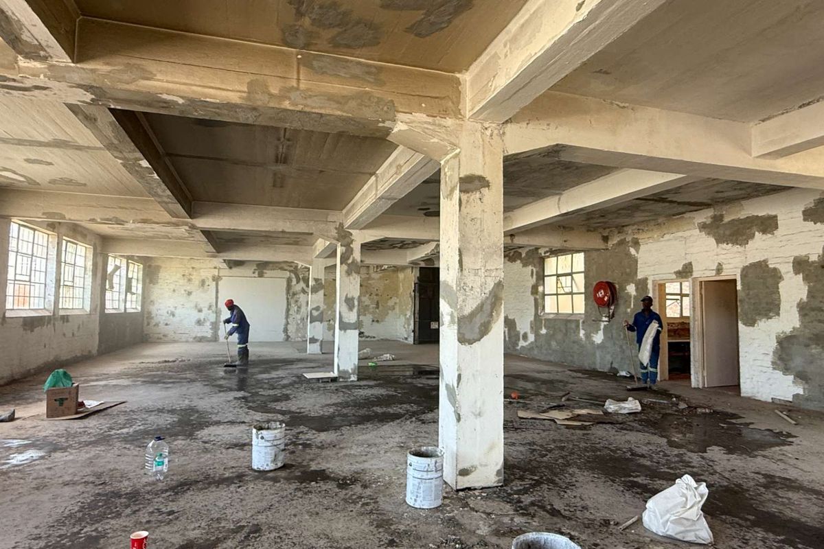 500m2 of first floor space ideal for cross fit gym - Photo 5