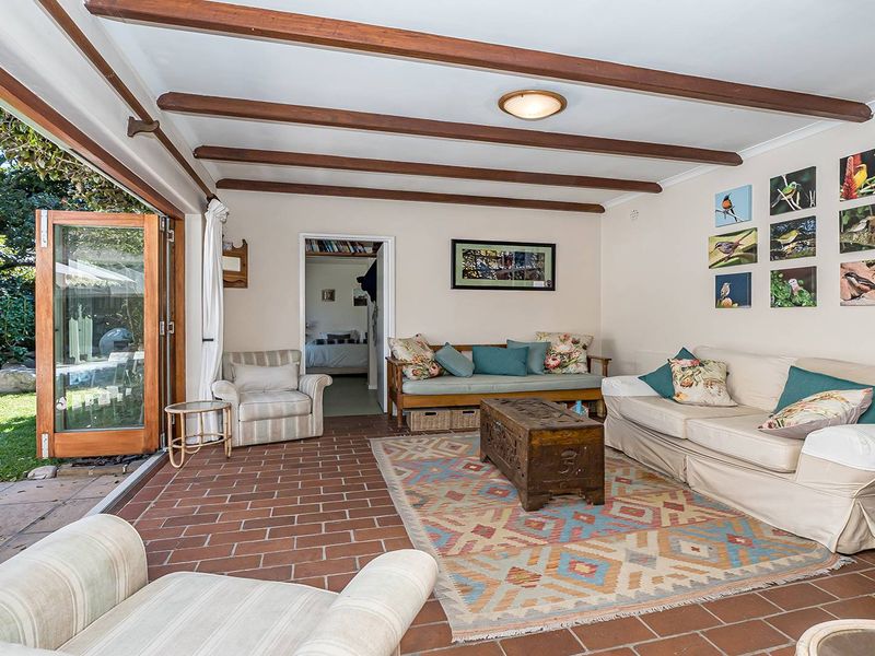 3 Bedroom Coastal Gem - Photo 9