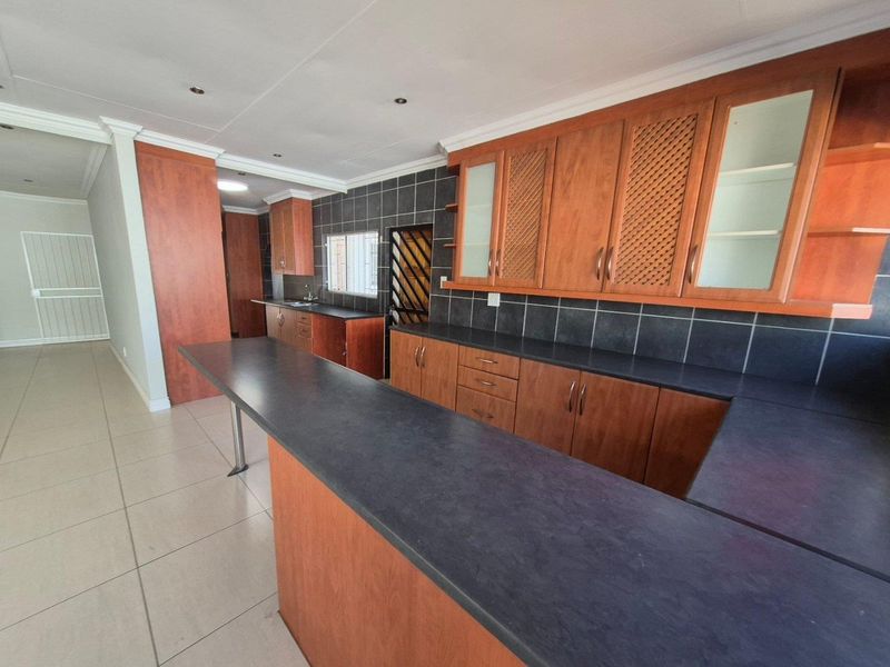 Renovated Family Home with Work-From-Home Potential in Prime Pretoria East Location 🏡 - Photo 5