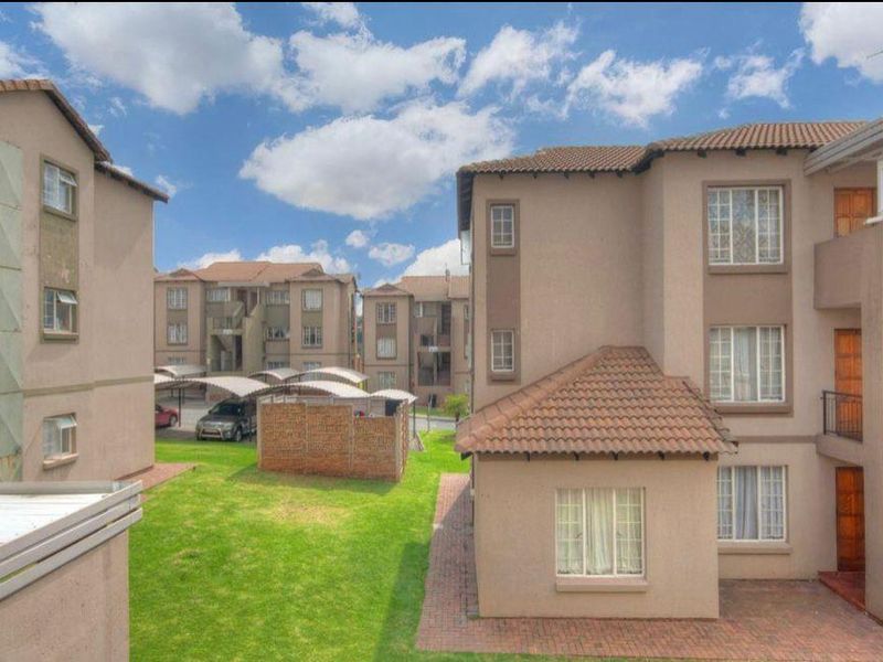 3 Bedroom ground floor apartment - Photo 5