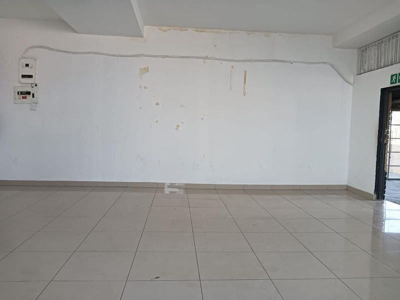 Shop to let in Phoenix - Photo 6