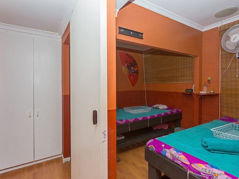 Prime Location, Family Home,Work from home !!! - Photo 10