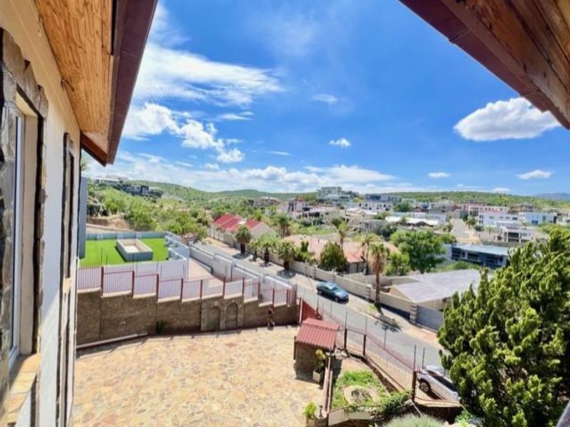 7 Bedroom House FOR SALE in Auasblick - Photo 5