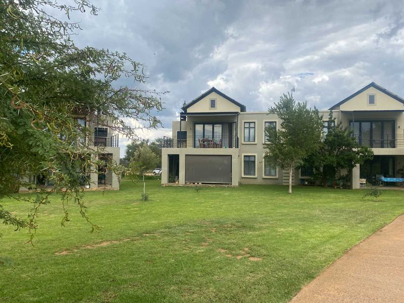 2 Bedroom unit in Omeya Village with exquisite views - Photo 2