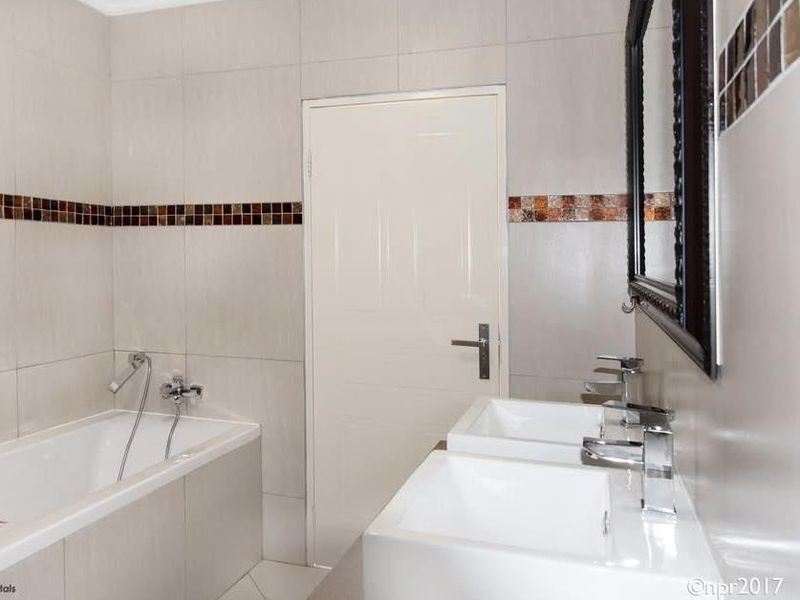 2 Bedroom Unit in Le Mont Complex, Avis - Photo 6