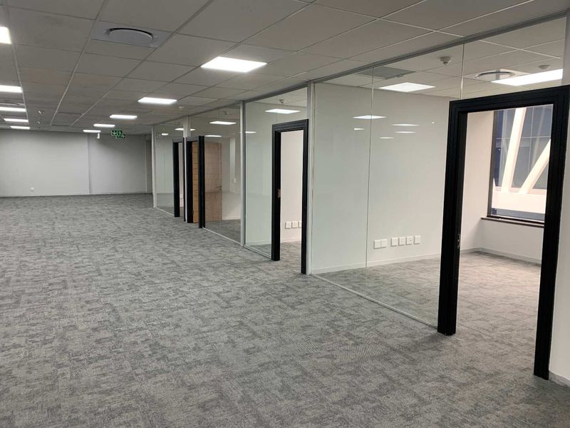 412m2 Refurbished Office Space To Let in Bryanston - Photo 9