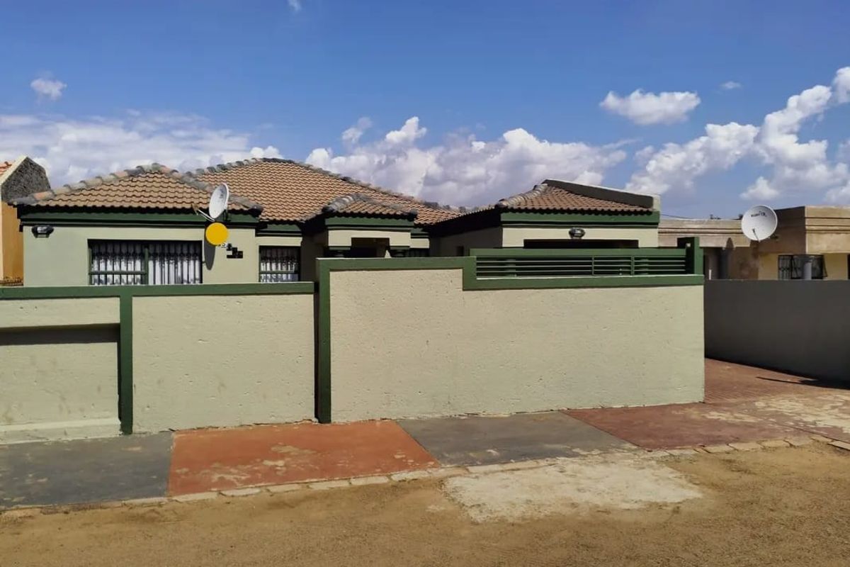 Charming 3 bedrooms house for sale in Soshanguve South - Photo 2