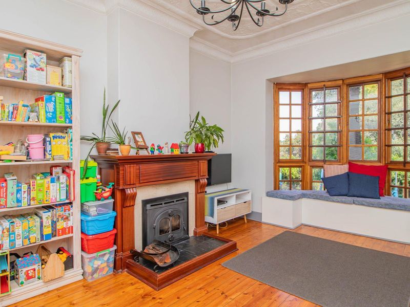 Endless Charm: Stunning Gardens & a Flatlet! - Photo 7