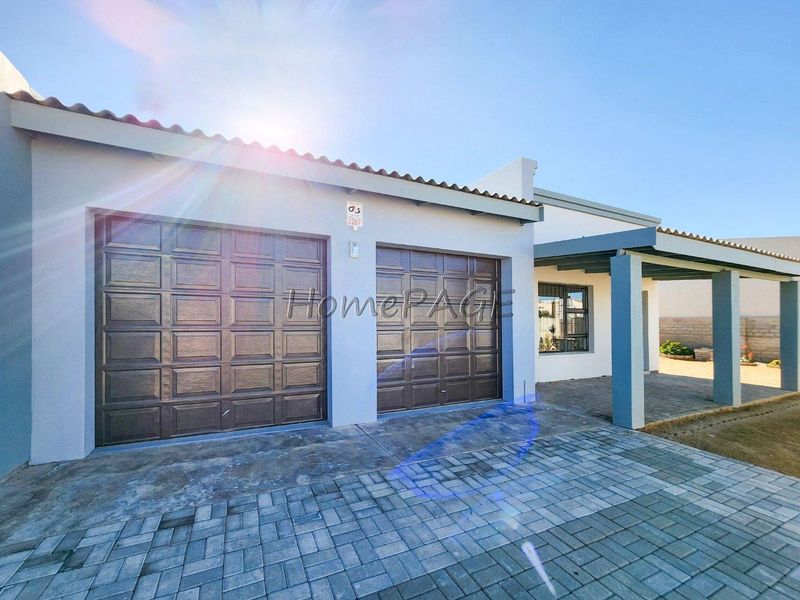 Ext 10, Henties Bay:  Newly renovated 3 Bedr home on the south dune - Photo 4