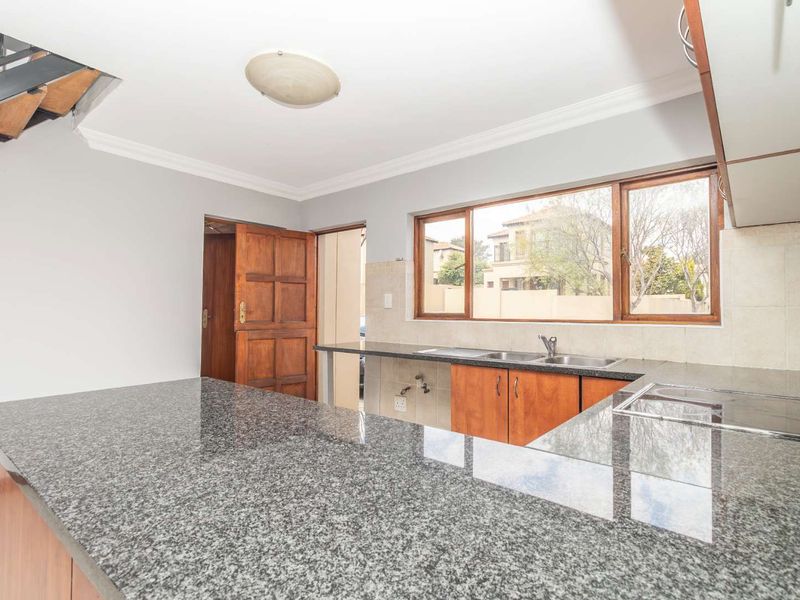 Freestanding 2 Beds, 2 Baths in the heart of Kyalami - Photo 9
