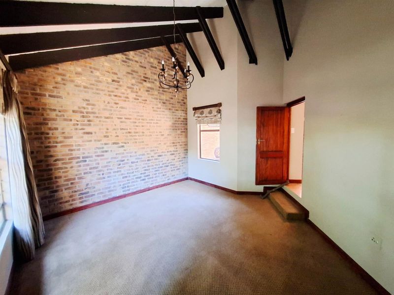 Timeless Elegance in the Heart of Aerorand. - Photo 7