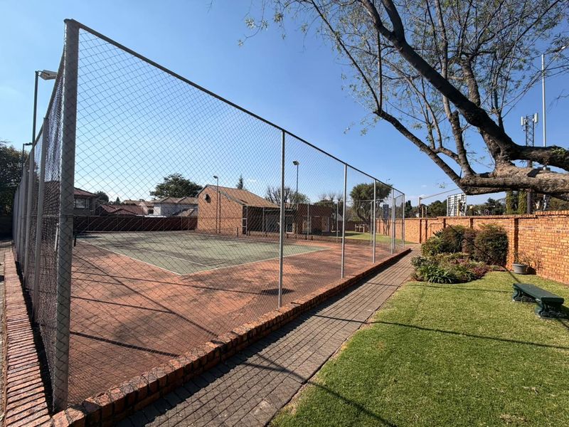 Brand-New Renovated 2-Bedroom Simplex with Private Garden & Garage | Moreleta Park - Photo 7