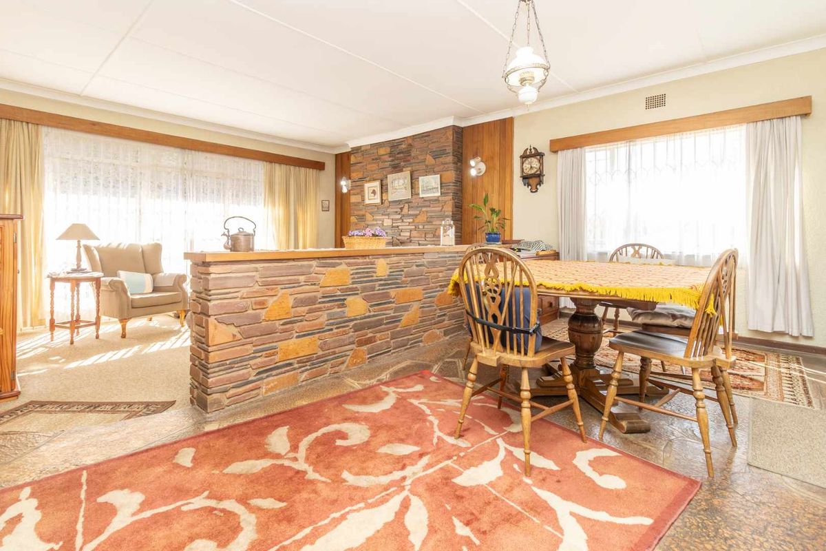 Well built and much loved home looking for new owner! - Photo 4