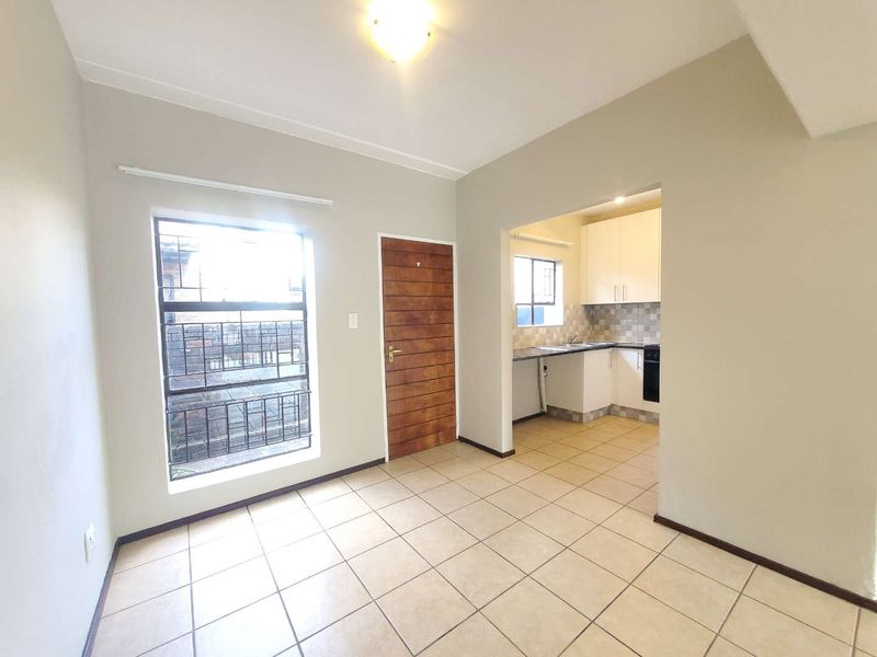 Stunning 2-bedroom duplex townhouse in Sugar Bush Estate, Noordheuwel - Photo 9