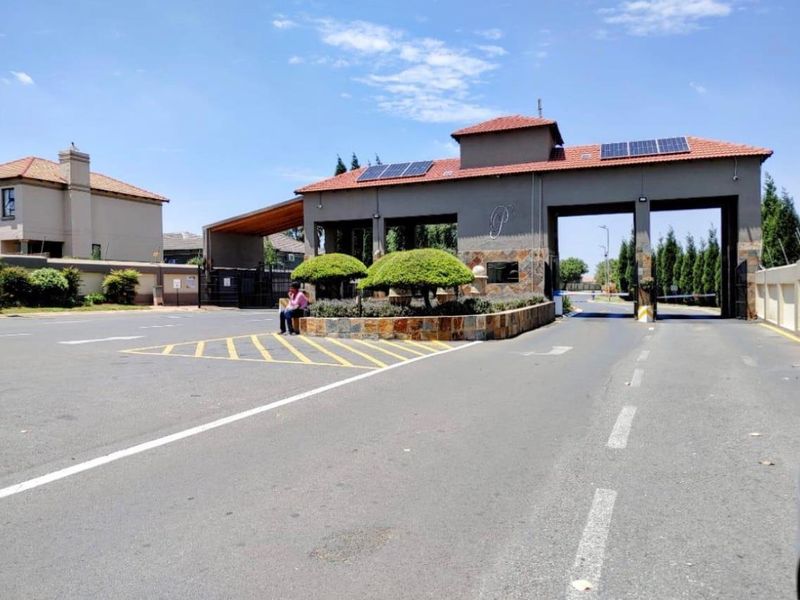 Modern 1st floor 1-Bedroom Unit in Prestigious Parklands Estate (Parkrand, Boksburg) - Photo 5