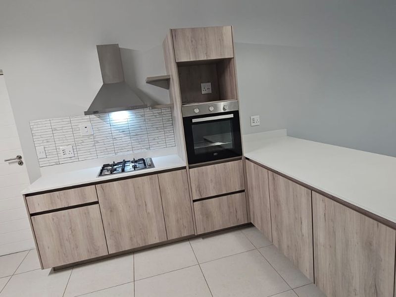 3 Bedroom home in Retirement Village for 50's and over - Photo 7