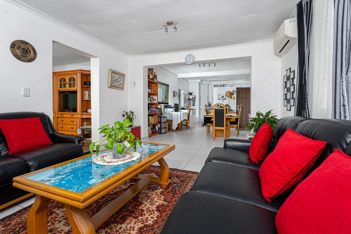 Dreaam Home in Rondebosch East - R3.25m - Photo 3
