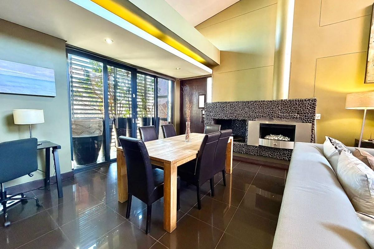 Sophisticated Modern 2‐Bedroom Penthouse in Melrose Arch - Photo 4