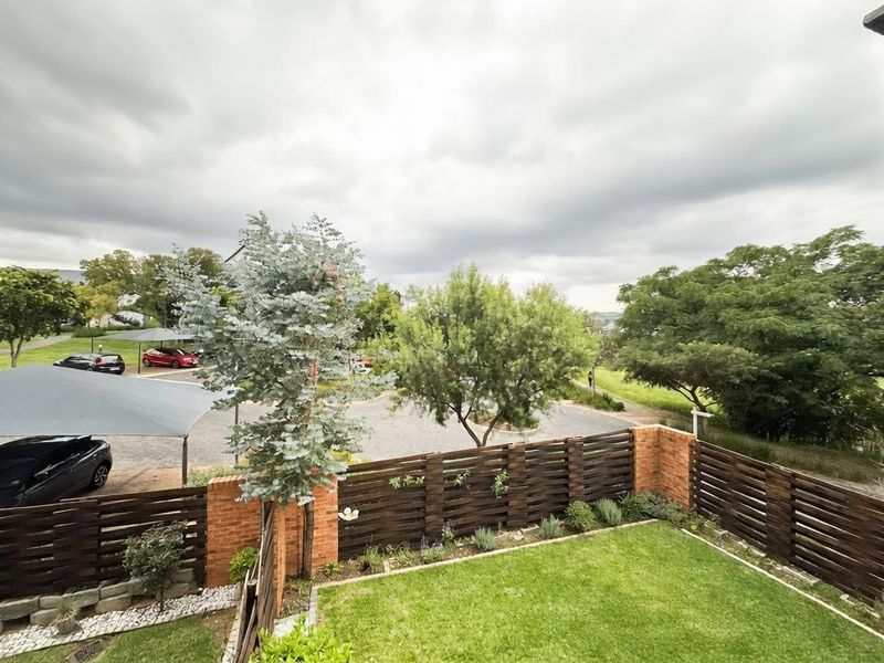 Very Well Priced 2 Bedroom On The Greenbelt For Sale In The Reid!!! - Photo 3