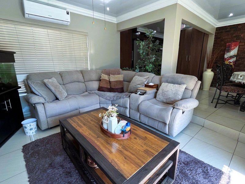 Modern 2-Bedroom, 3-Bathroom Move-In Ready Home with Quality Finishes - Photo 7