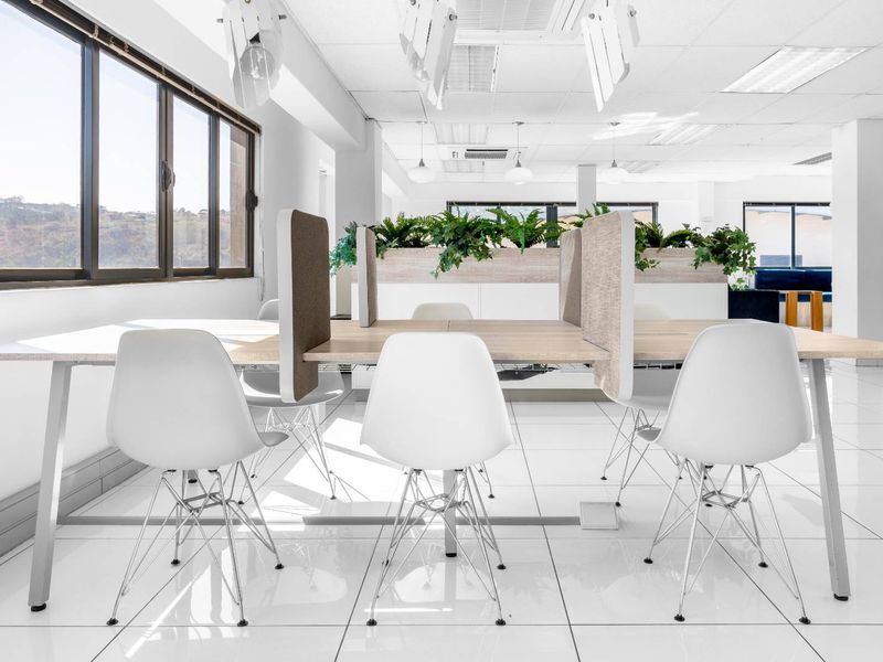 Flexible workspace in Regus Bird Sanctuary - Photo 3