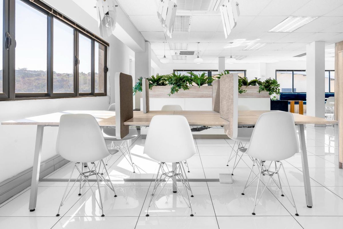 Flexible workspace in Regus Bird Sanctuary - Photo 3